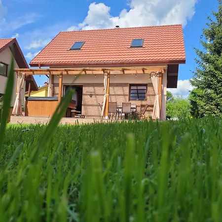 Urocza Kryjowka Ze Spa Lesko Exteriér fotografie